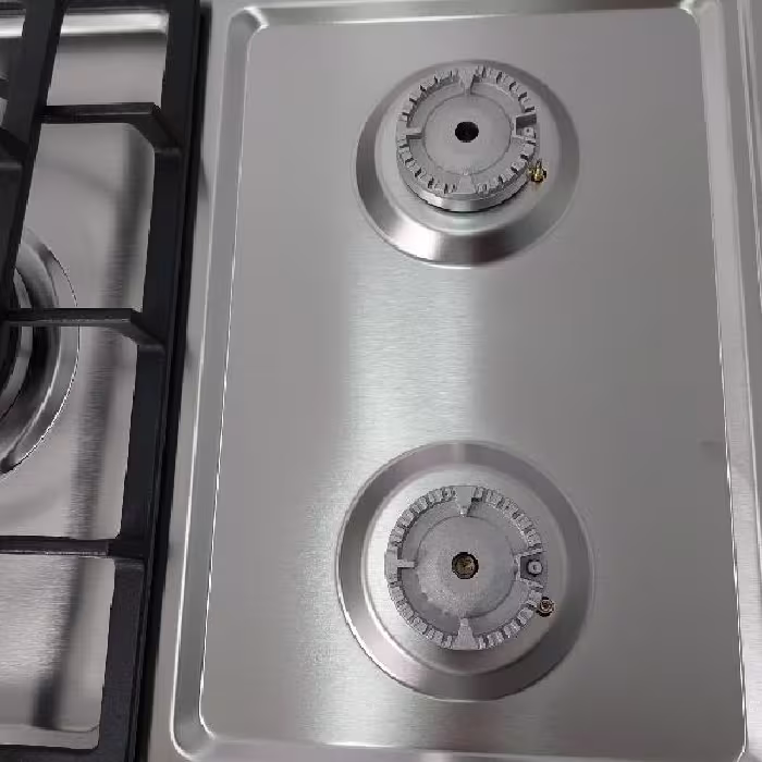 Encimera a Gas RCA 90S-005 de diseño moderno y práctico, con múltiples quemadores que garantizan potencia, eficiencia y comodidad en tu cocina.