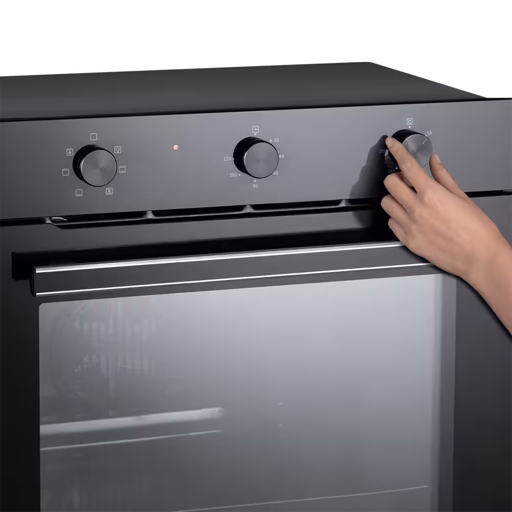 Horno empotrable HEI-75END Indurama combina diseño elegante y tecnología avanzada para una cocción uniforme y resultados perfectos en cada receta.