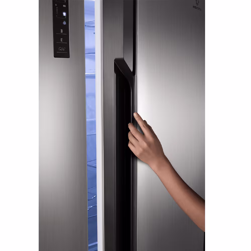 Con capacidad de 566 L y tecnología Inverter, la refrigeradora RI-780I Side by Side, un control de temperatura, eficiencia A,un diseño cromado.

